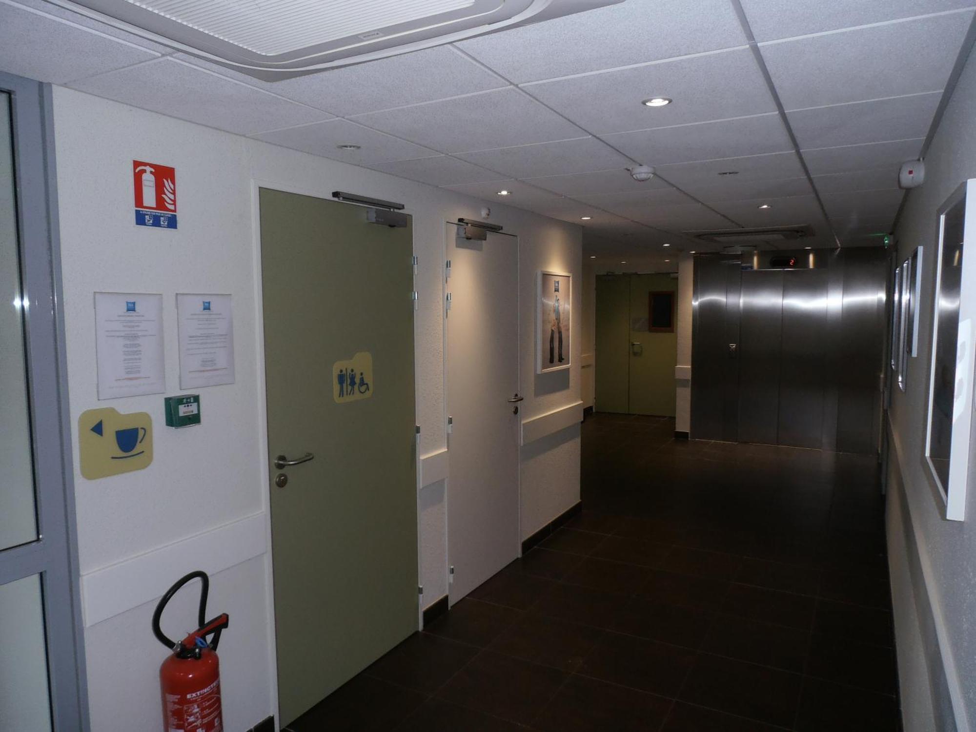 ibis budget Romorantin Bagian luar foto