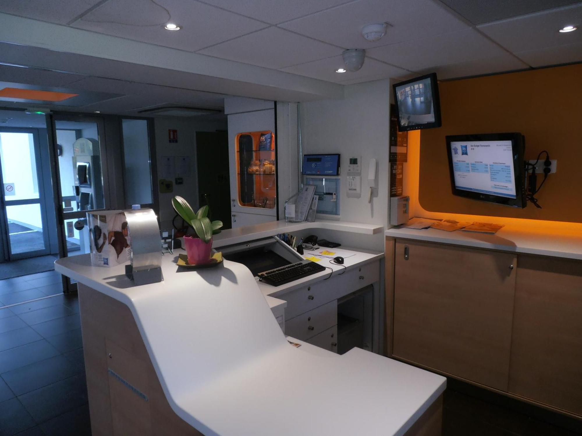 ibis budget Romorantin Bagian luar foto