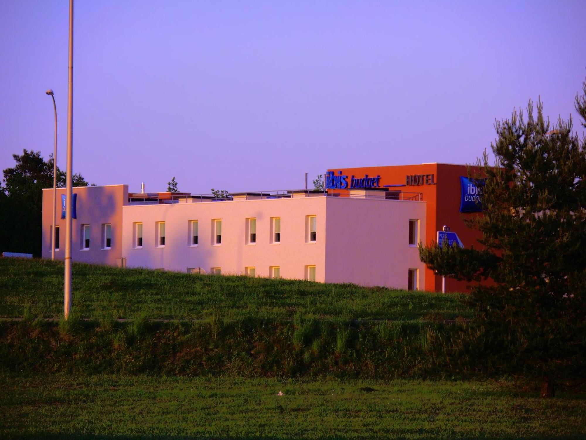 ibis budget Romorantin Bagian luar foto