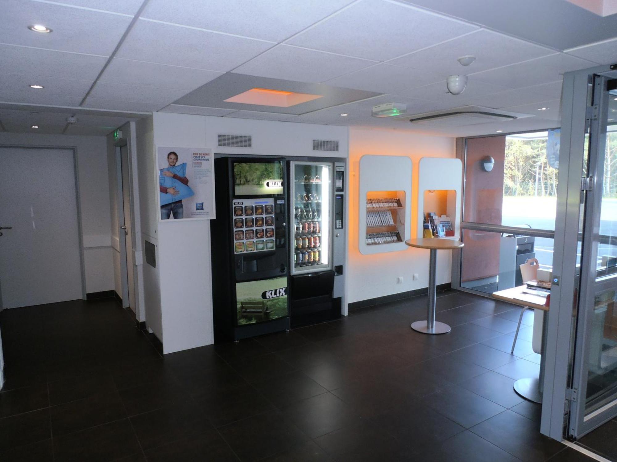 ibis budget Romorantin Bagian luar foto