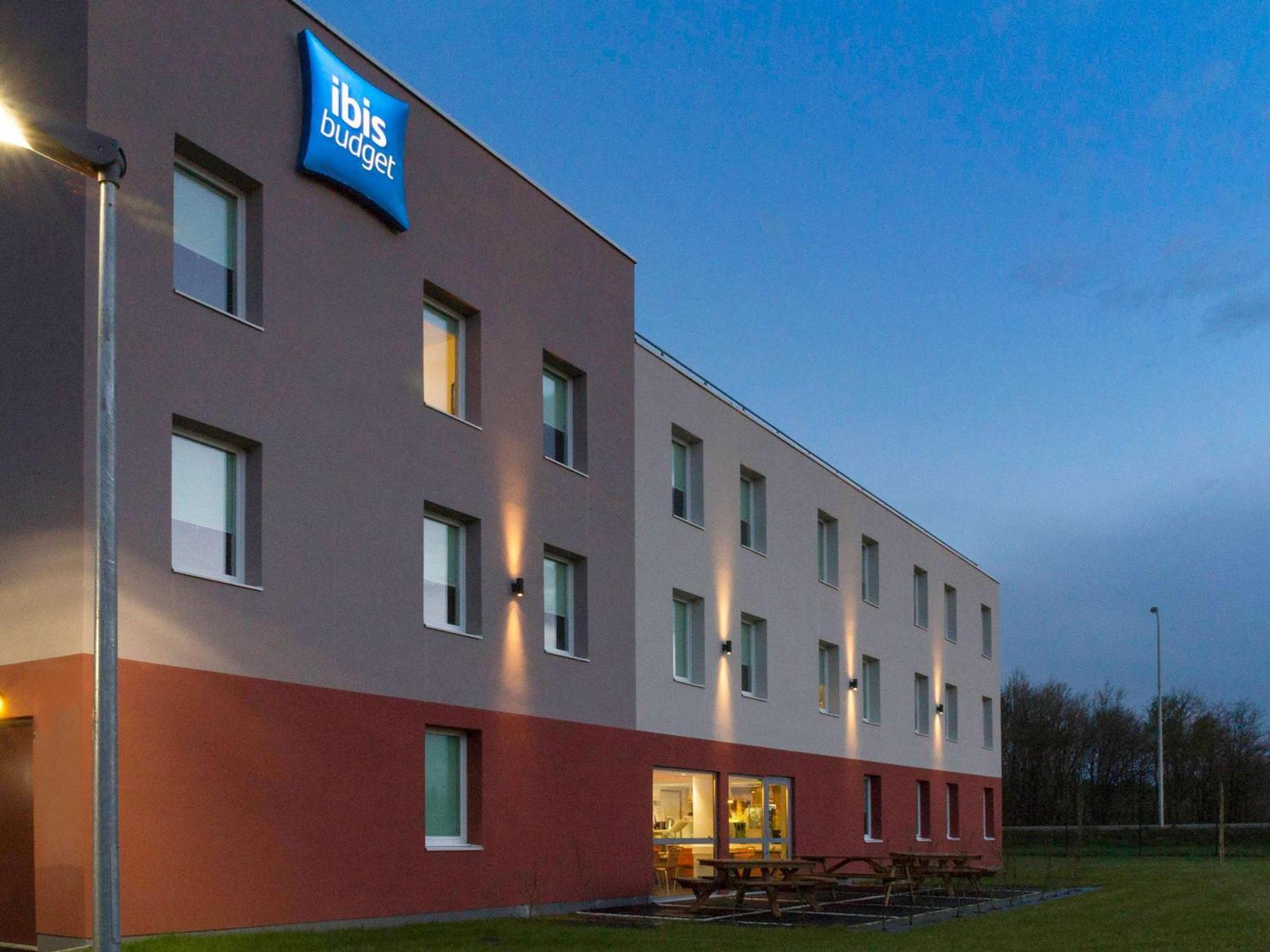 ibis budget Romorantin Bagian luar foto